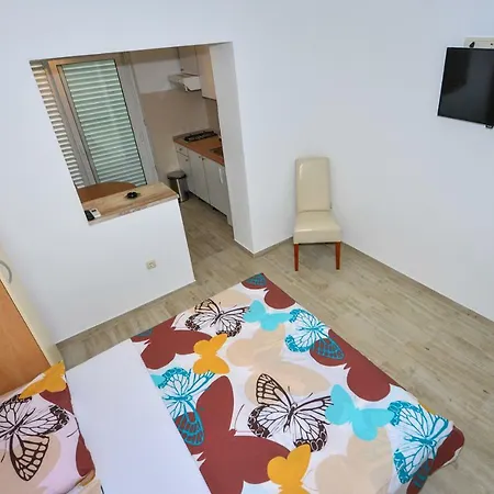 Dina Apartman *