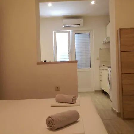 Apartment Dina *