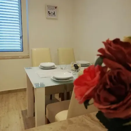 Apartment Dina *