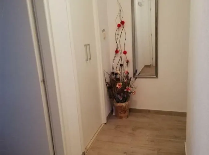 Dina Апартаменти Макарська